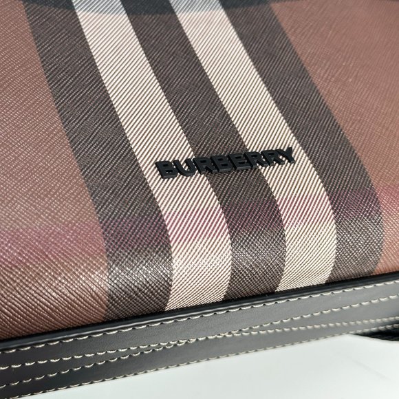 Burberry Unisex Denny Checked Large Tote Bag - Picture 9 of 13